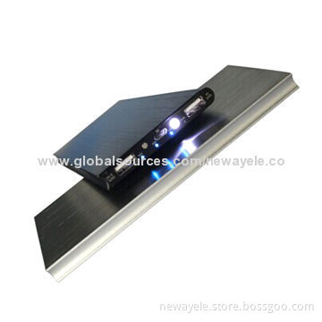 Digital Display Dual USB Port Power Bank with 7800mAh Capacity